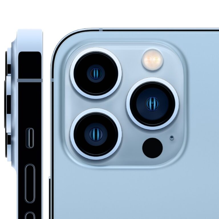 У какого iPhone 3 камеры?  (2023) – ПК
